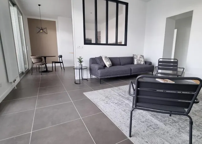 Leon Dufour Apartment